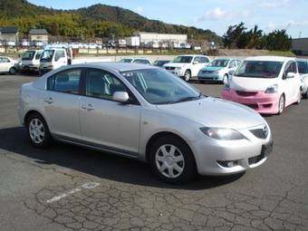 2005 Mazda Axela Pictures