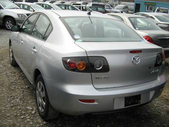 2005 Mazda Axela Pictures