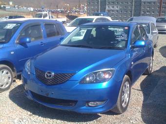 2005 Mazda Axela Pictures