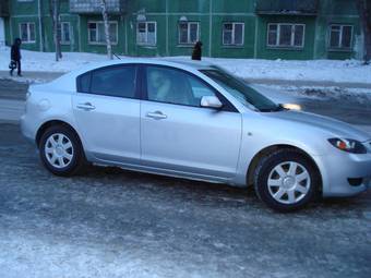 2005 Mazda Axela Pictures