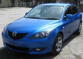 2005 Mazda Axela Pictures