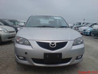 2005 Mazda Axela Images