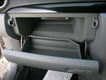 2005 Mazda Axela Pictures