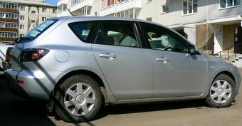 2005 Mazda Axela Photos