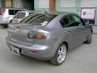 2005 Mazda Axela Photos