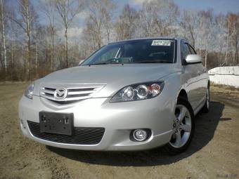 2005 Mazda Axela Photos