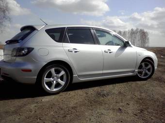 2005 Mazda Axela Pictures
