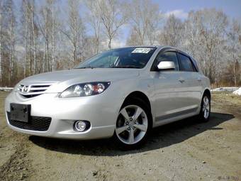 2005 Mazda Axela Photos