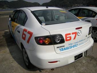 2005 Mazda Axela Pictures