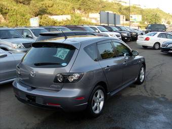 2005 Mazda Axela Photos