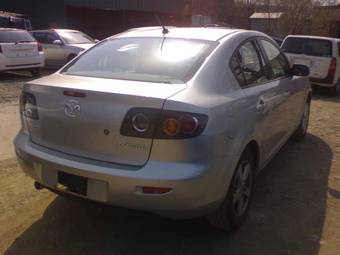 2005 Mazda Axela Pictures