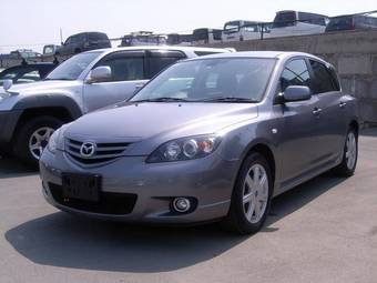 2005 Mazda Axela Pictures