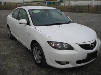 2005 Mazda Axela Photos