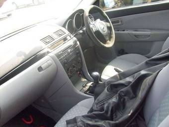 2005 Mazda Axela Photos