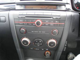 2005 Mazda Axela Photos