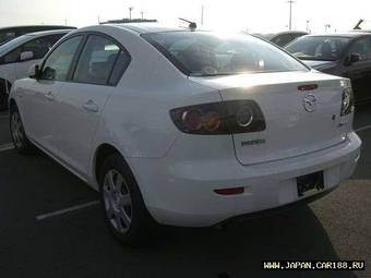 2005 Mazda Axela Pictures