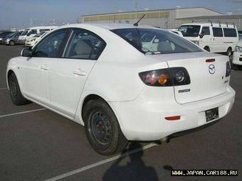 2005 Mazda Axela Pics