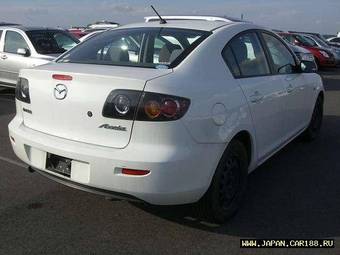 2005 Mazda Axela Pictures