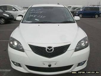 2005 Mazda Axela Photos