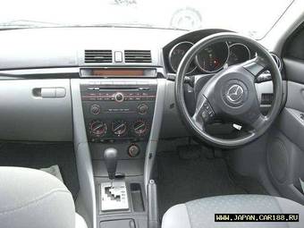 2005 Mazda Axela Images