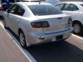 2005 Mazda Axela Photos