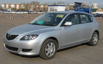 2005 Mazda Axela Photos