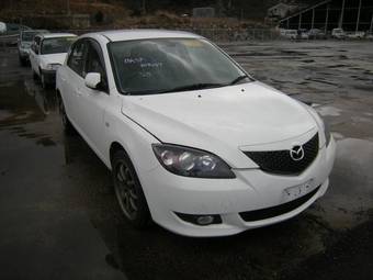 2005 Mazda Axela Pictures