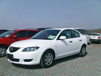 2005 Mazda Axela Photos