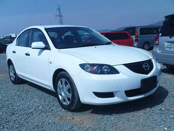 2005 Mazda Axela Pictures