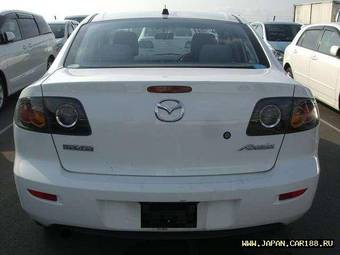 2005 Mazda Axela Photos
