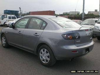 2005 Mazda Axela Photos