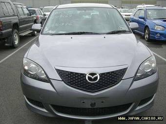 2005 Mazda Axela Pictures