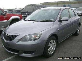 2005 Mazda Axela Photos