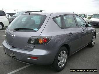 2005 Mazda Axela Pics