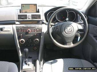 2005 Mazda Axela Photos