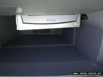 2005 Mazda Axela Pictures