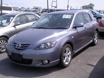 2005 Mazda Axela Pictures