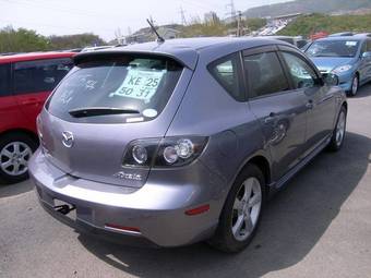 2005 Mazda Axela Pictures