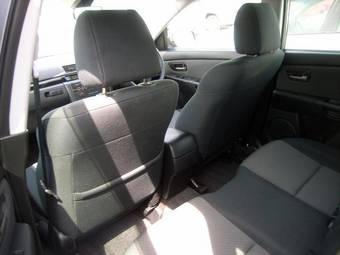 2005 Mazda Axela Pictures