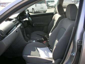 2005 Mazda Axela Images