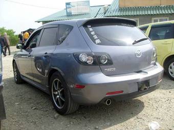 2005 Mazda Axela Pictures