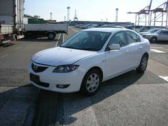 2005 Mazda Axela Photos