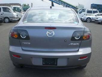 2005 Mazda Axela Photos