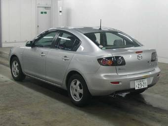 2005 Mazda Axela Pictures