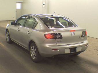 2005 Mazda Axela Pictures