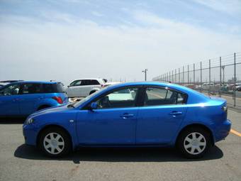 2005 Mazda Axela Pictures