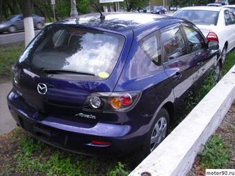 2005 Mazda Axela Pictures