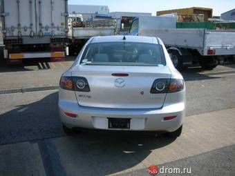 2005 Mazda Axela Photos