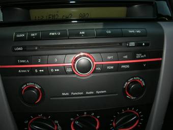 2005 Mazda Axela Pics