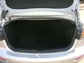 2005 Mazda Axela Photos